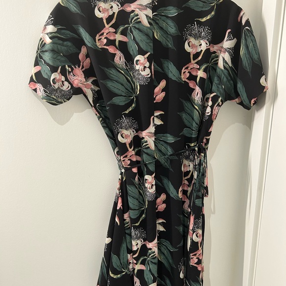 Babaton Wallace Floral Print Wrap Dress - Picture 3 of 4